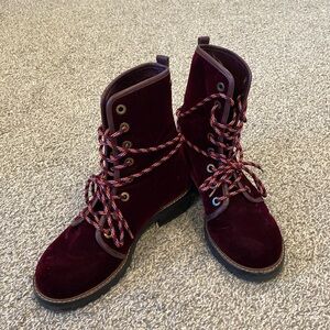 STUART WEITZMAN
Metermaid Velvet Combat Boot